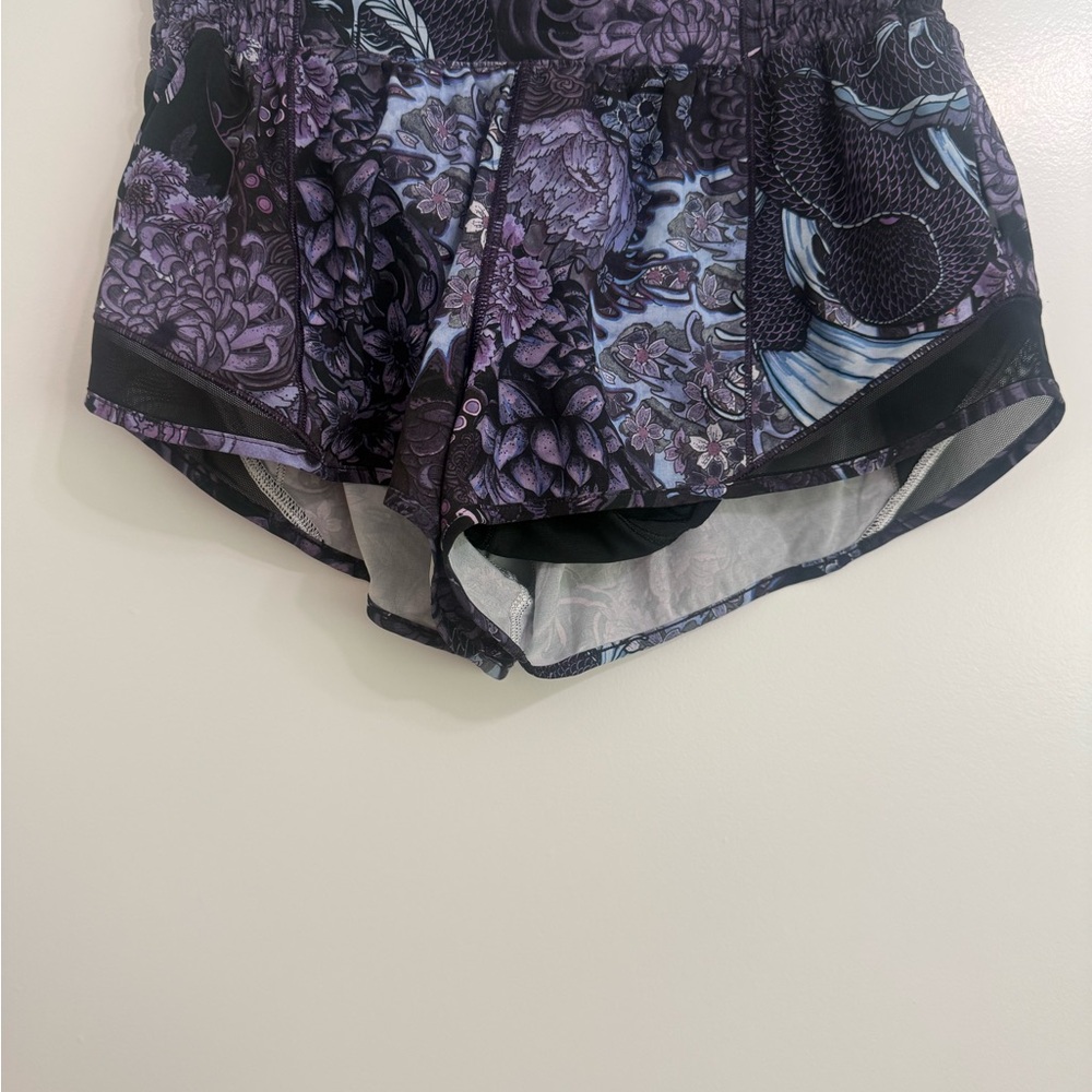 Lululemon Hotty Hot Purple/Black/Blue Shorts Size 6 - Picture 1 of 3